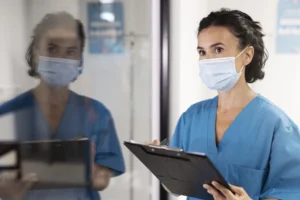 Trabajos en el sector sanitario: ¿cómo trabajar como asistente sanitario?