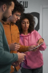 Trabajos para jóvenes sin experiencia: ¿Cómo conseguir tu primer empleo?
